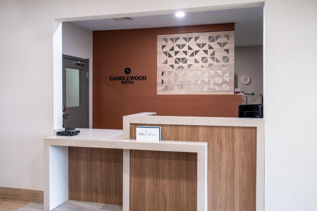 埃尔克哈特坎德伍德套房酒店 外观 照片